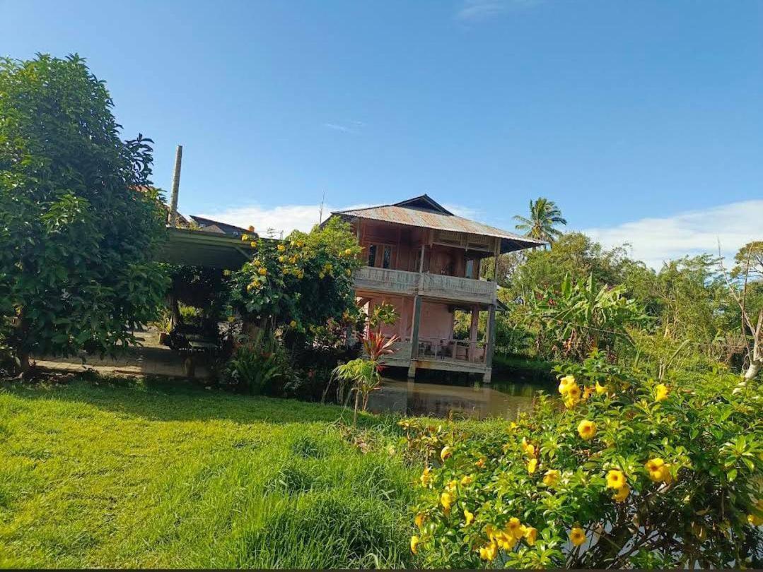 Talaga Tomohon Home Stay And Fishing Pond Екстериор снимка