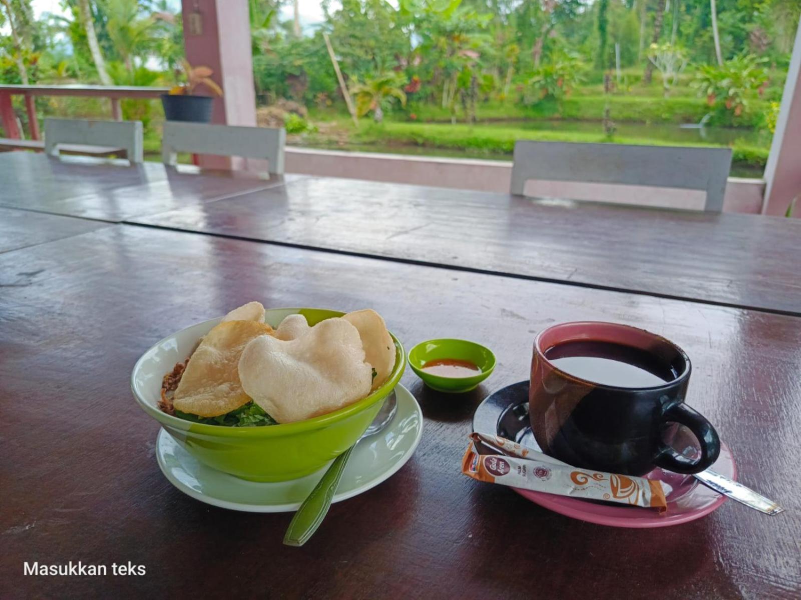 Talaga Tomohon Home Stay And Fishing Pond Екстериор снимка